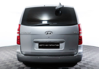 Подержанный автомобиль Hyundai Grand Starex 2018 года (5 фото)
