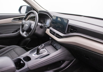 Подержанный автомобиль Haval F7 2024 года (10 фото)