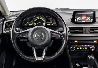 Подержанный автомобиль Mazda 3 Sedan 2018 года (15 фото)