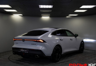 Подержанный автомобиль Changan UNI-V 2022 года (22 фото)