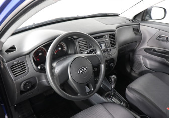 Подержанный автомобиль Kia Rio Hatchback 2010 года (5 фото)