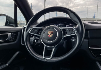 Подержанный автомобиль Porsche Cayenne 2021 года (14 фото)