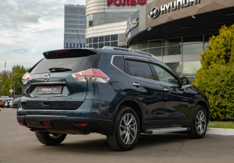 Подержанный автомобиль Nissan X-Trail 2015 года (4 фото)