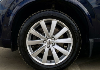 Подержанный автомобиль Volvo XC90 2015 года (9 фото)