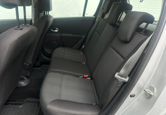 Подержанный автомобиль Renault Clio Hatchback 2009 года (10 фото)