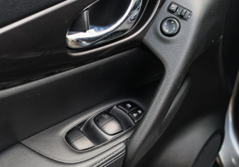 Подержанный автомобиль Nissan X-Trail 2021 года (14 фото)
