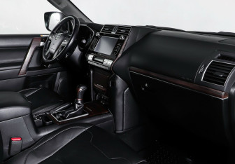 Подержанный автомобиль Toyota Land Cruiser Prado 2019 года (9 фото)