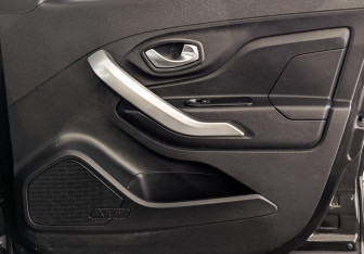 Подержанный автомобиль LADA (ВАЗ) XRAY 2022 года (25 фото)