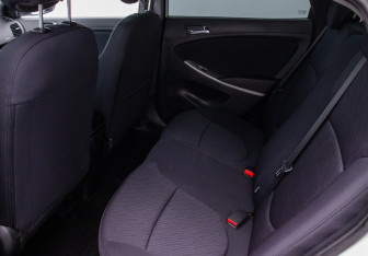 Подержанный автомобиль Hyundai Solaris Sedan 2012 года (11 фото)