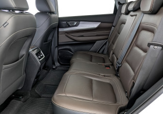 Подержанный автомобиль Chery Tiggo 8 Pro 2022 года (18 фото)