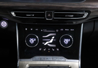 Подержанный автомобиль Exeed VX 2022 года (18 фото)