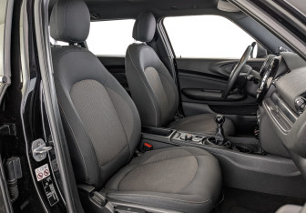 Подержанный автомобиль MINI Clubman Wagon 2019 года (23 фото)