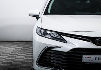 Подержанный автомобиль Toyota Camry Sedan 2023 года (16 фото)