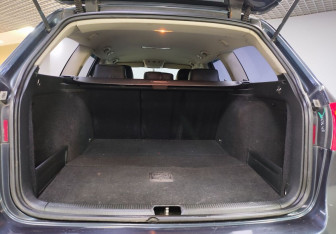 Подержанный автомобиль Volkswagen Passat Wagon 2006 года (12 фото)