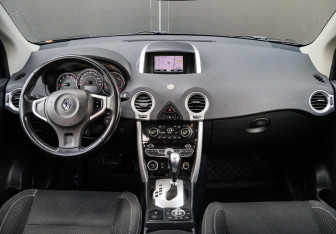 Подержанный автомобиль Renault Koleos 2013 года (10 фото)