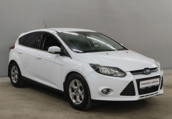 Подержанный автомобиль Ford Focus Hatchback 2014 года (3 фото)