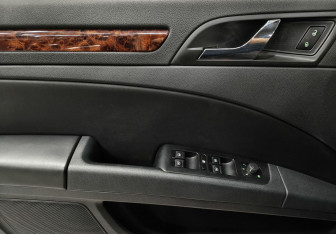 Подержанный автомобиль Skoda Superb Wagon 2013 года (17 фото)