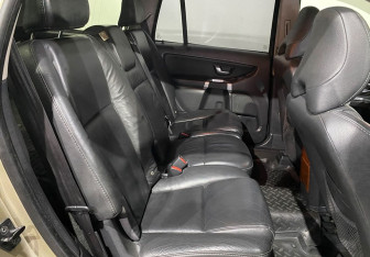 Подержанный автомобиль Volvo XC90 2008 года (10 фото)