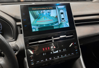 Подержанный автомобиль Toyota Avalon 2022 года (15 фото)