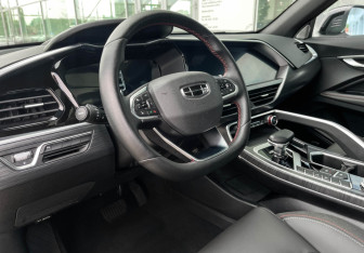 Подержанный автомобиль Geely Tugella 2024 года (13 фото)