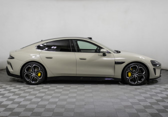 Подержанный автомобиль Xiaomi SU7 2024 года (6 фото)