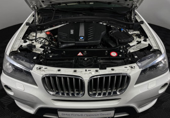 Подержанный автомобиль BMW X3 2011 года (10 фото)