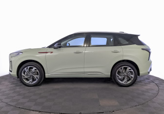 Новый Hongqi HS3 2025 (3 фото)