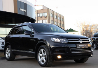 Подержанный автомобиль Volkswagen Touareg 2013 года (2 фото)