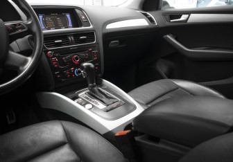 Подержанный автомобиль Audi Q5 2011 года (24 фото)