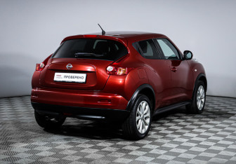 Подержанный автомобиль Nissan Juke 2014 года (5 фото)