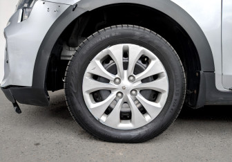 Подержанный автомобиль Kia Rio Hatchback 2021 года (18 фото)