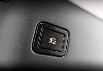 Подержанный автомобиль Changan UNI-V 2023 года (27 фото)