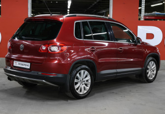 Подержанный автомобиль Volkswagen Tiguan 2009 года (5 фото)