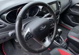 Подержанный автомобиль LADA (ВАЗ) Vesta Sedan 2022 года (13 фото)