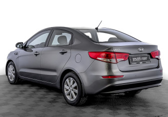 Подержанный автомобиль Kia Rio Sedan 2016 года (7 фото)
