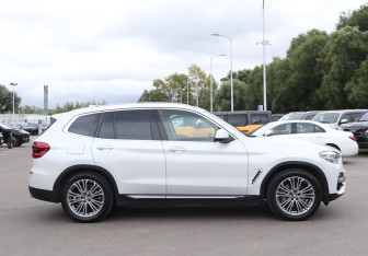 Подержанный автомобиль BMW X3 2020 года (4 фото)