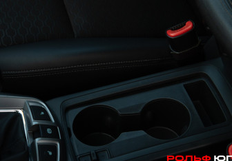 Подержанный автомобиль Chevrolet Captiva 2015 года (17 фото)