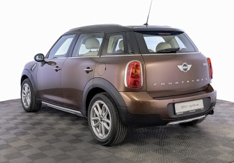 Подержанный автомобиль MINI Countryman 2015 года (7 фото)