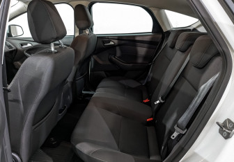 Подержанный автомобиль Ford Focus Hatchback 2018 года (17 фото)