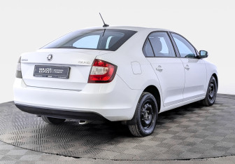 Подержанный автомобиль Skoda Rapid Liftback 2019 года (5 фото)