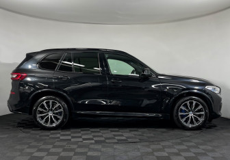 Подержанный автомобиль BMW X5 2021 года (6 фото)