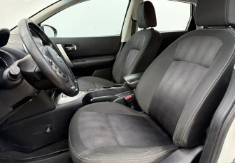 Подержанный автомобиль Nissan Qashqai 2013 года (10 фото)