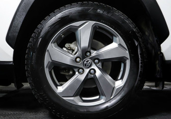 Подержанный автомобиль Toyota RAV4 2020 года (7 фото)