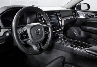 Подержанный автомобиль Volvo S60 2019 года (14 фото)
