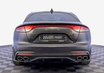 Подержанный автомобиль Kia Stinger 2023 года (6 фото)