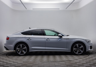 Подержанный автомобиль Audi A5 Liftback 2021 года (4 фото)