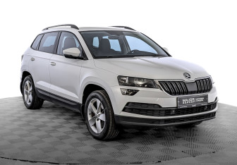Подержанный автомобиль Skoda Karoq 2020 года (3 фото)