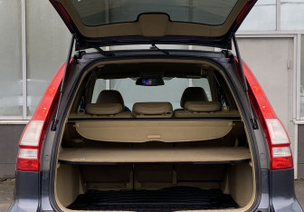 Подержанный автомобиль Honda CR-V 2007 года (10 фото)