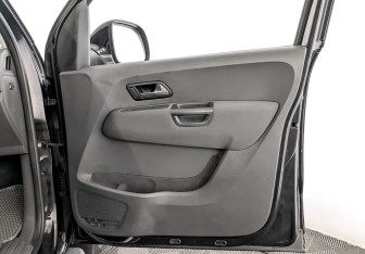 Подержанный автомобиль Volkswagen Amarok 2013 года (25 фото)