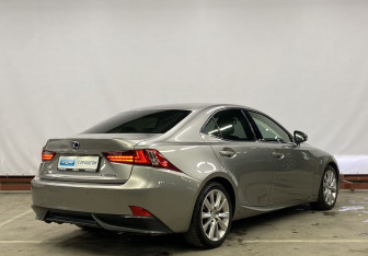 Подержанный автомобиль Lexus IS Sedan 2013 года (5 фото)